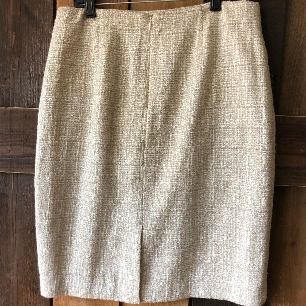 Tweed skirt